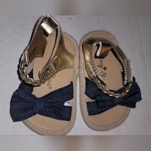 Adorable Rising Star Sandals crib shoes blue bow gold velcro Closure